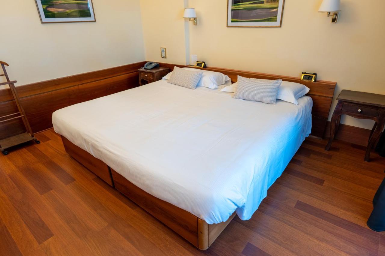 Golf Hotel La Pinetina Appiano Gentile Eksteriør billede