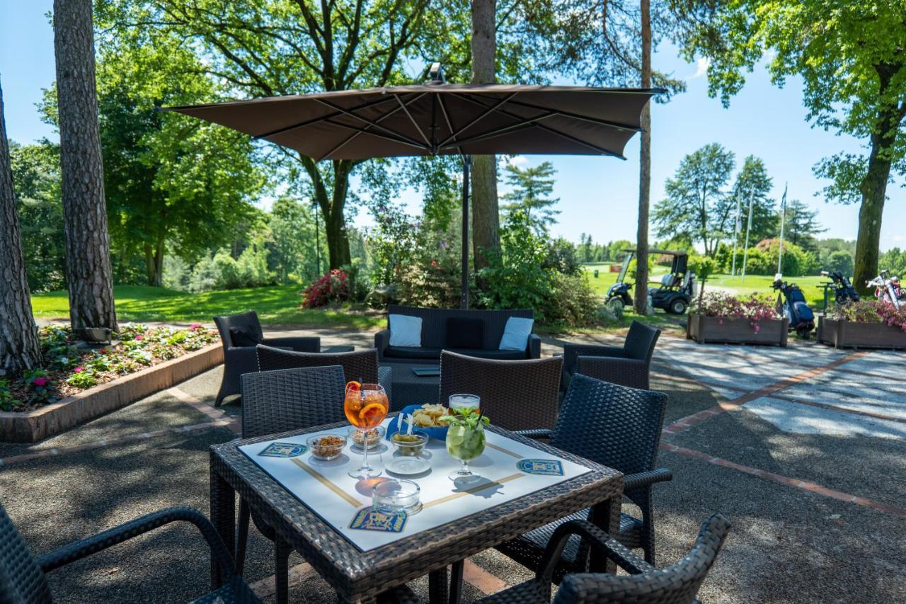 Golf Hotel La Pinetina Appiano Gentile Eksteriør billede