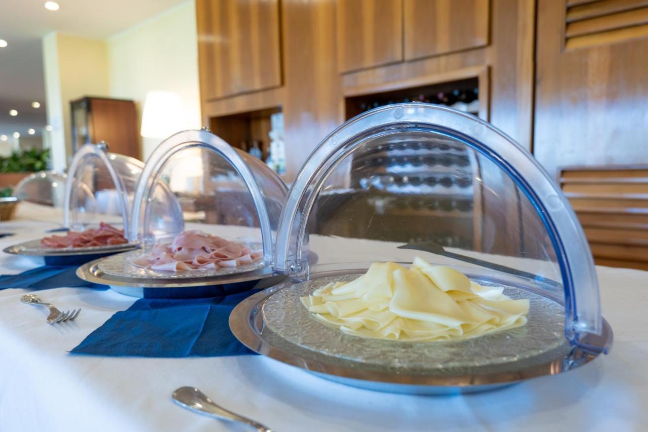 Golf Hotel La Pinetina Appiano Gentile Eksteriør billede