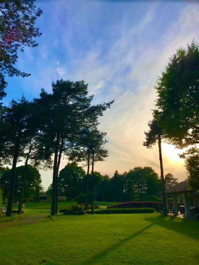 Golf Hotel La Pinetina Appiano Gentile Eksteriør billede