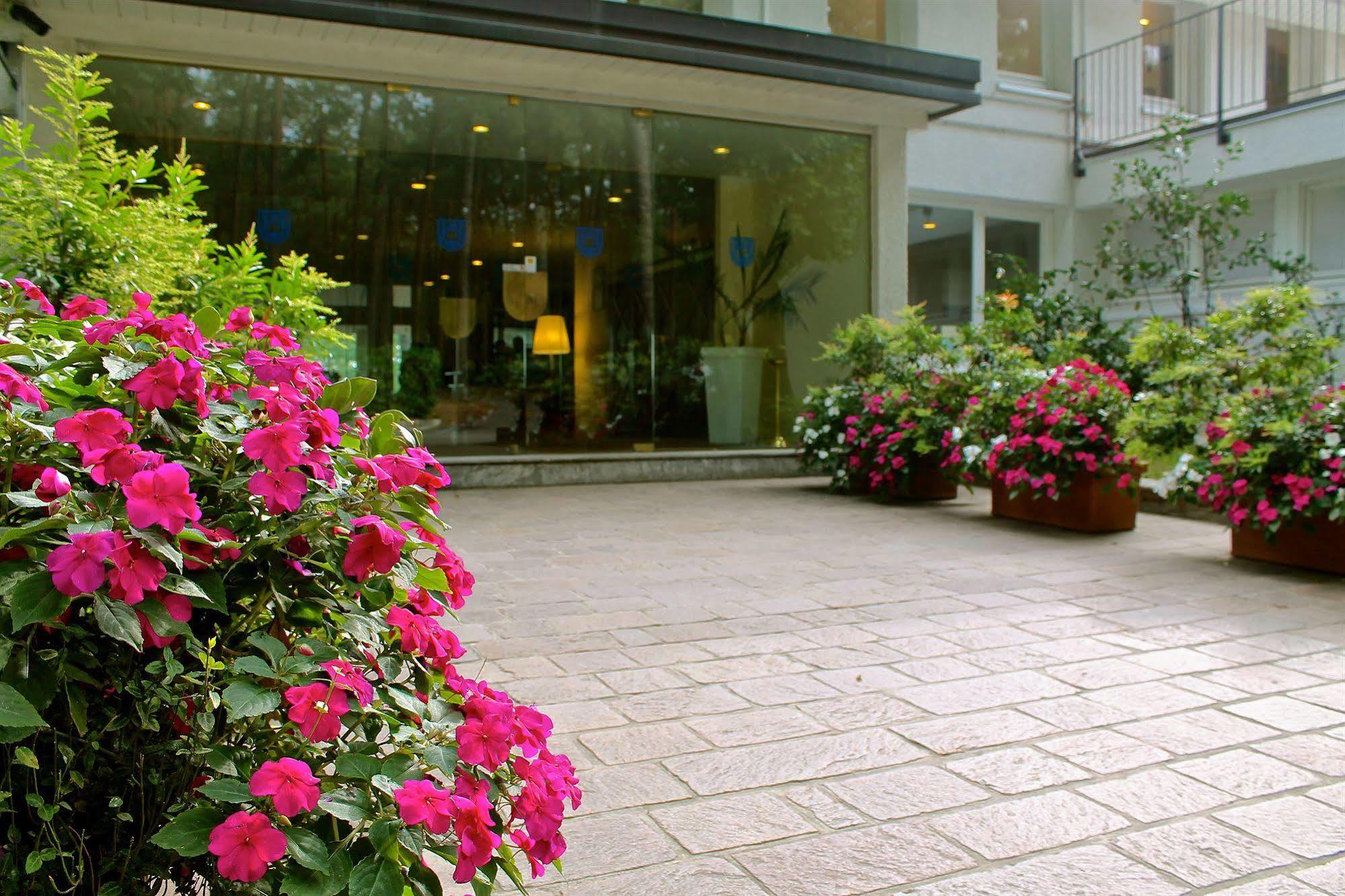 Golf Hotel La Pinetina Appiano Gentile Eksteriør billede