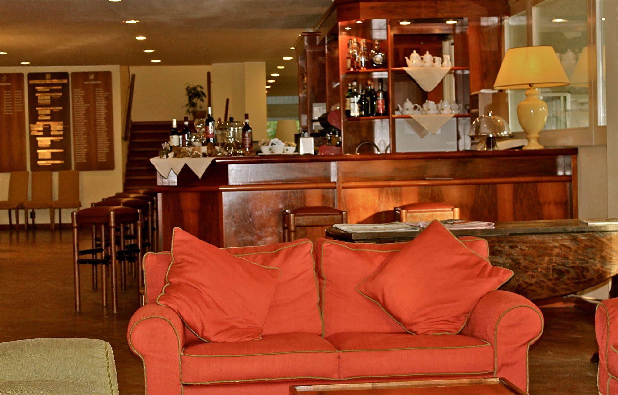 Golf Hotel La Pinetina Appiano Gentile Eksteriør billede