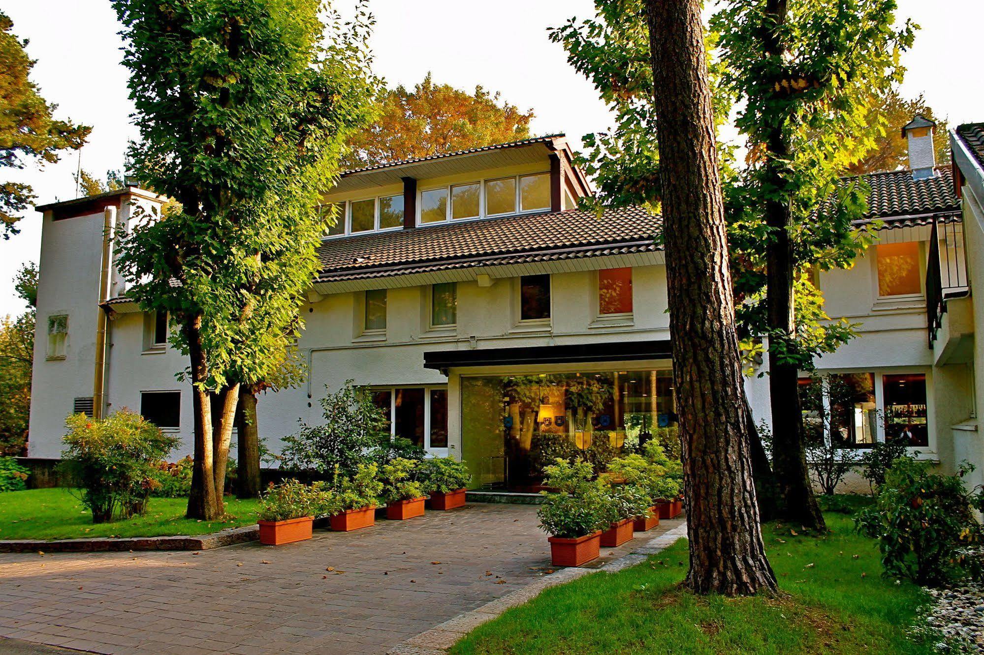Golf Hotel La Pinetina Appiano Gentile Eksteriør billede