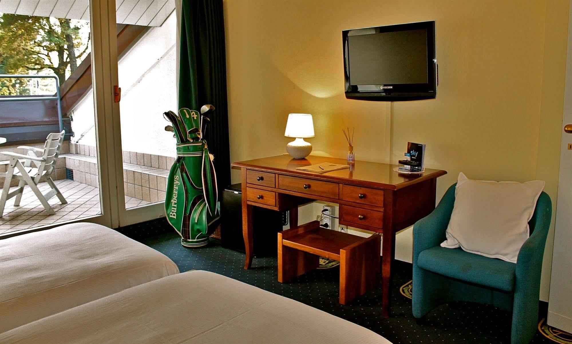 Golf Hotel La Pinetina Appiano Gentile Eksteriør billede