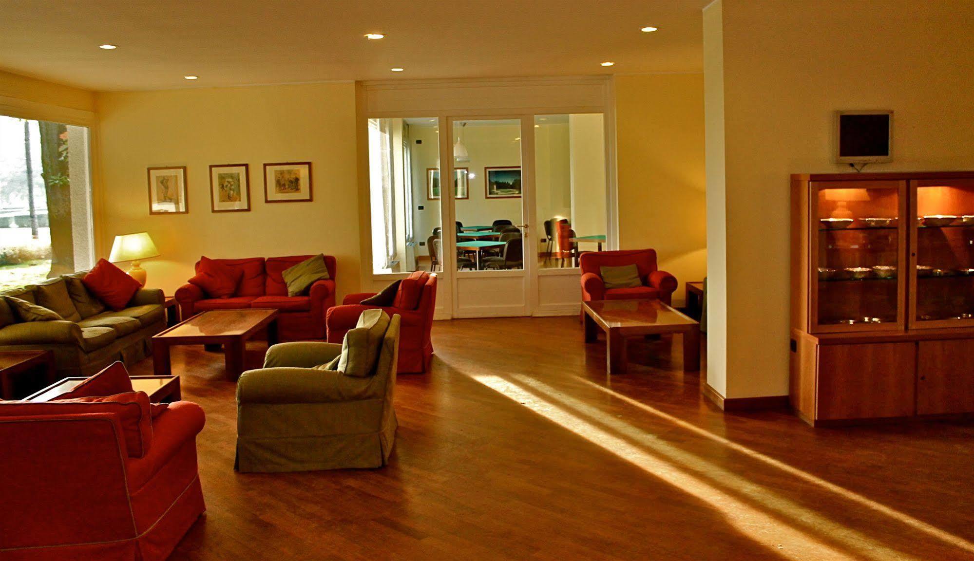 Golf Hotel La Pinetina Appiano Gentile Eksteriør billede
